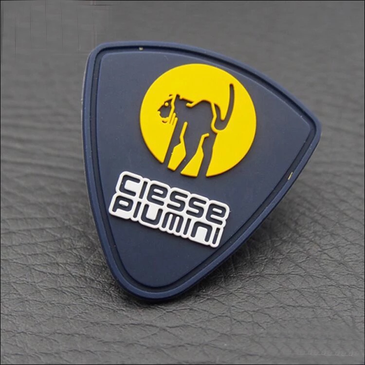custom rubber label pvc patch sew on patch